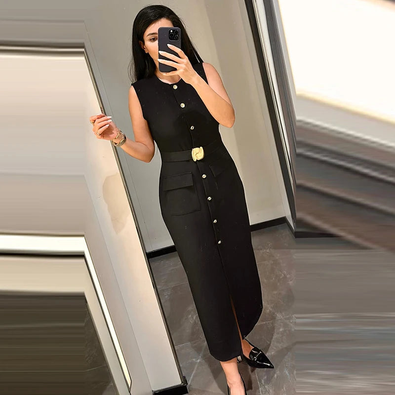 Robe Longue Boutonnée avec Poches, idéale pour un événement chic en été !