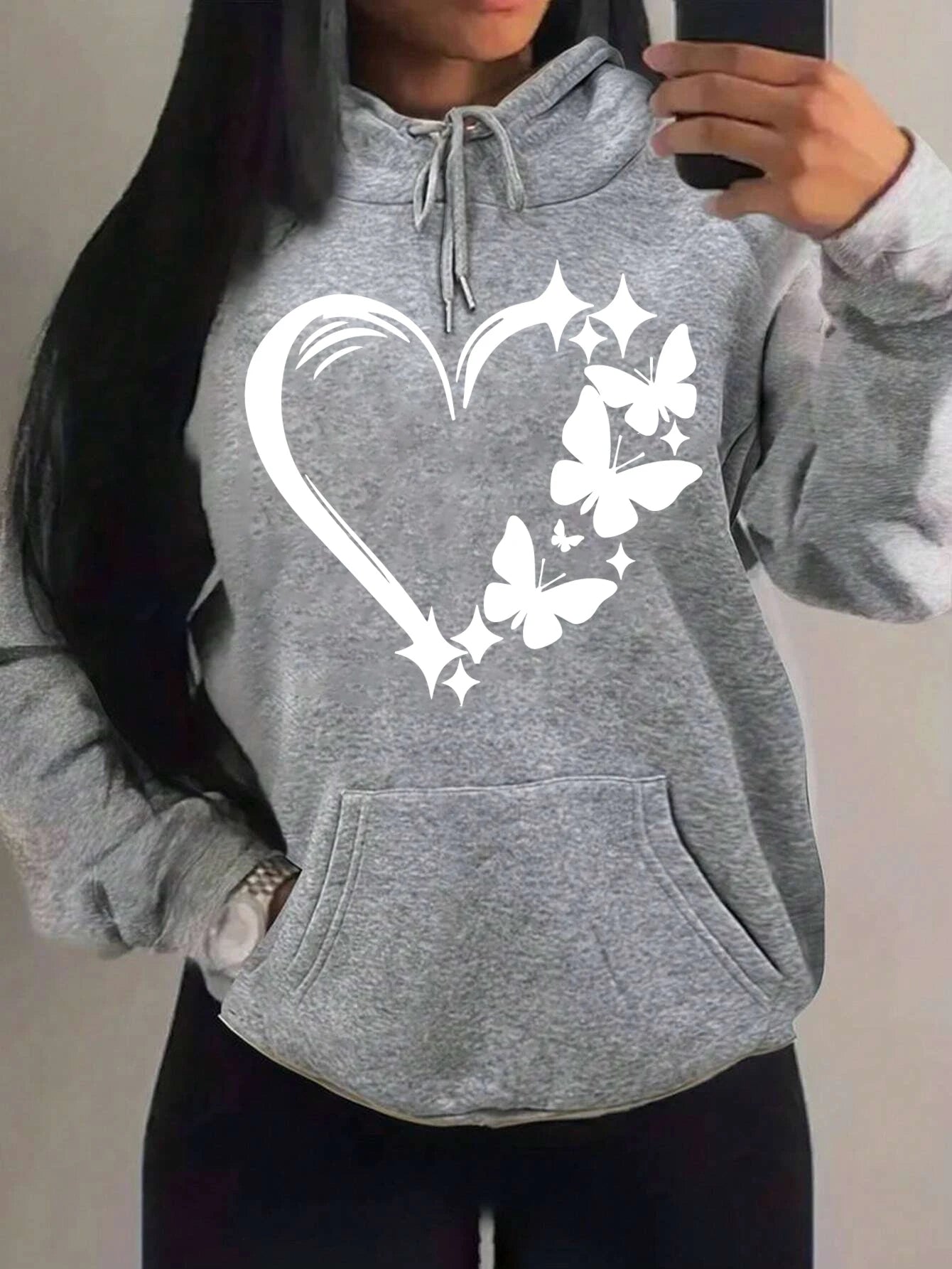 Sweat à capuche imprimé cœur et papillons noirs