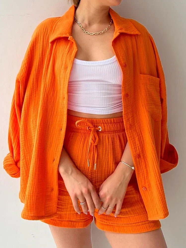 Chemise longue et short taille haute, idéale pour l'été