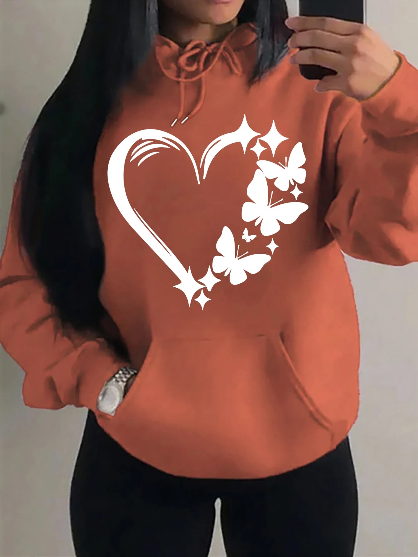 Sweat à capuche imprimé cœur et papillons noirs