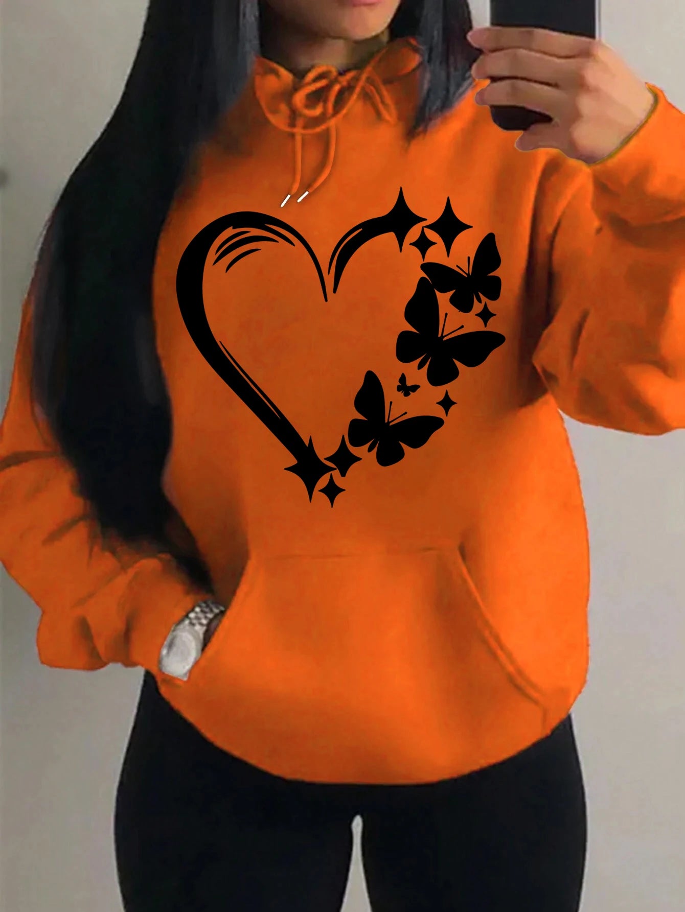 Sweat à capuche imprimé cœur et papillons noirs