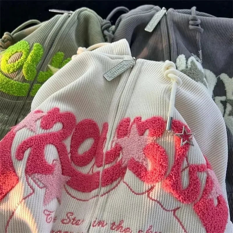 Sweat-shirt à capuche brodé avec fermeture éclair