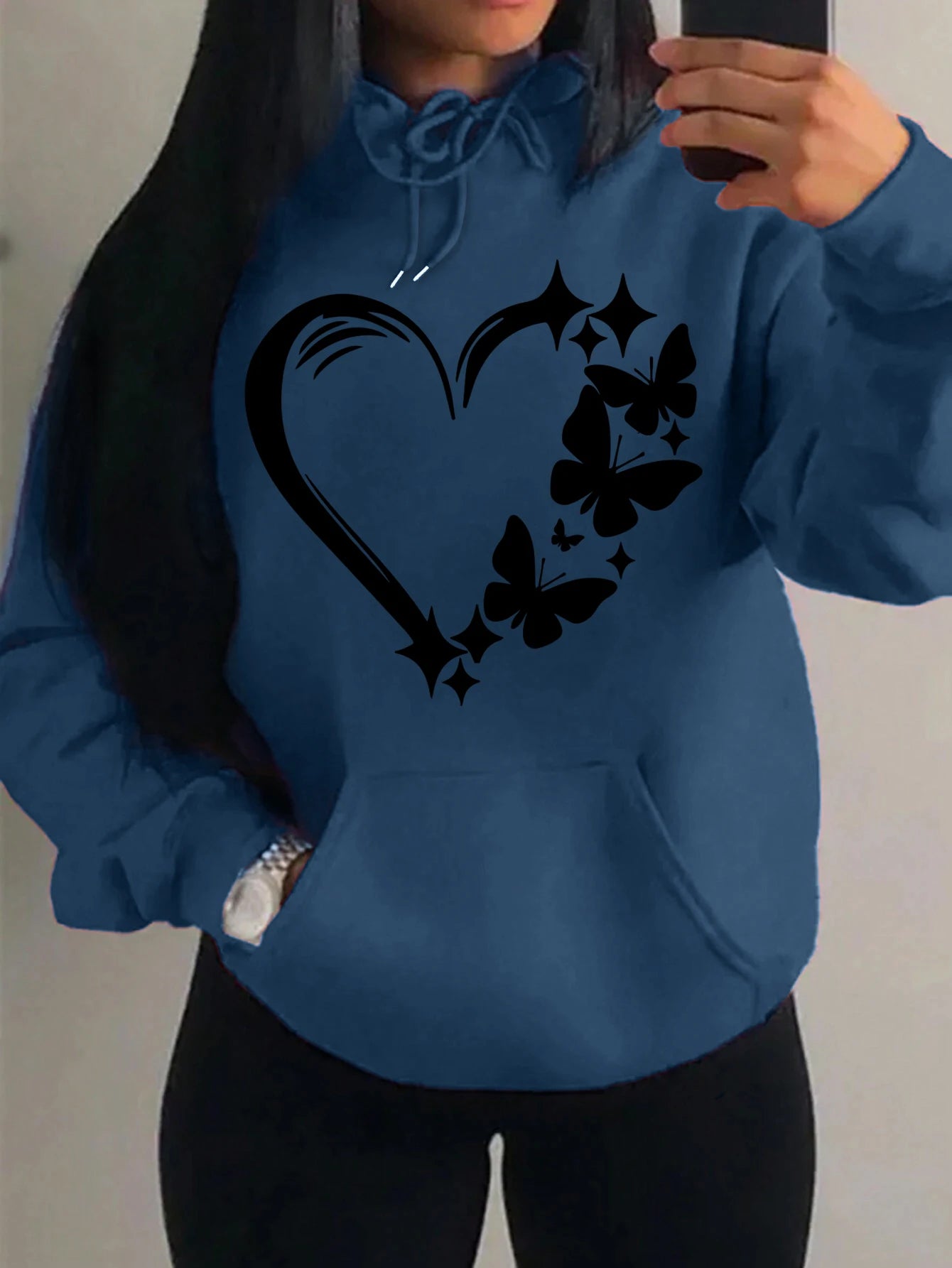 Sweat à capuche imprimé cœur et papillons noirs