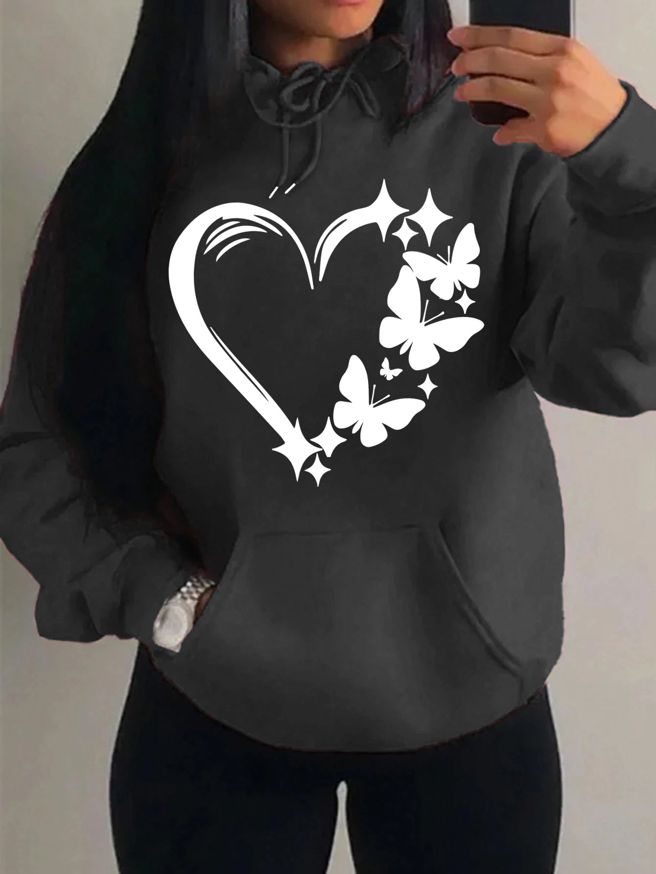 Sweat à capuche imprimé cœur et papillons noirs